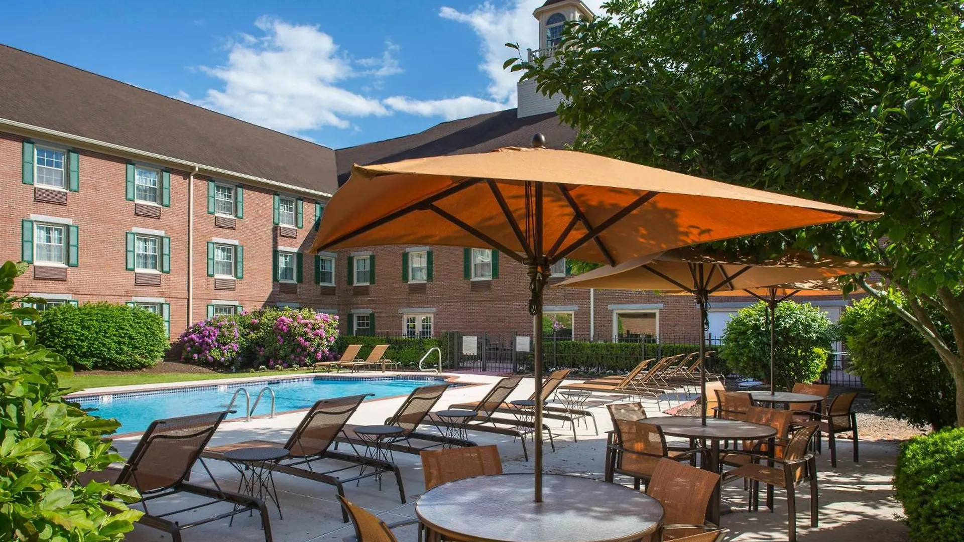 4 Budget Hotels Near Tsongas Industrial History Ctr Worth Booking
