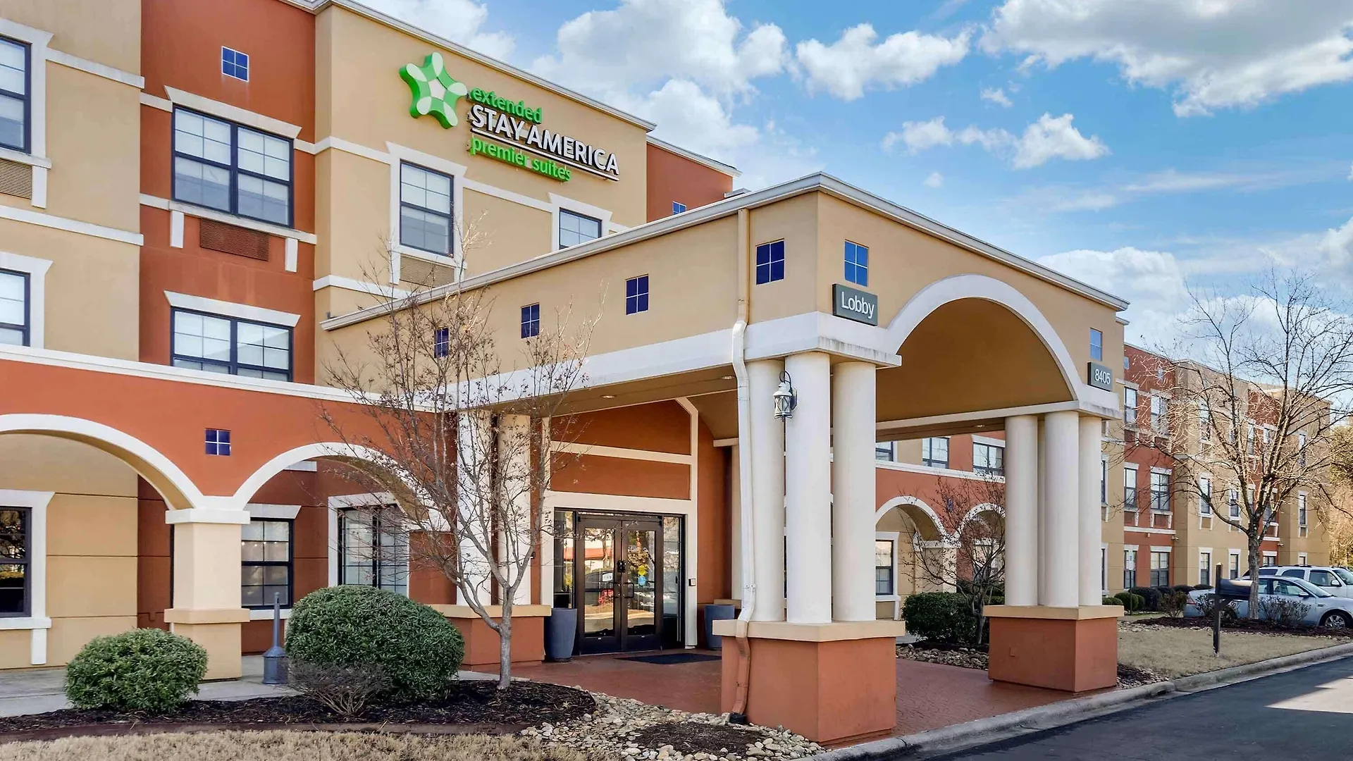 Where to Stay Near Carolina Place Mall: 4 Top 3-Star Hotels