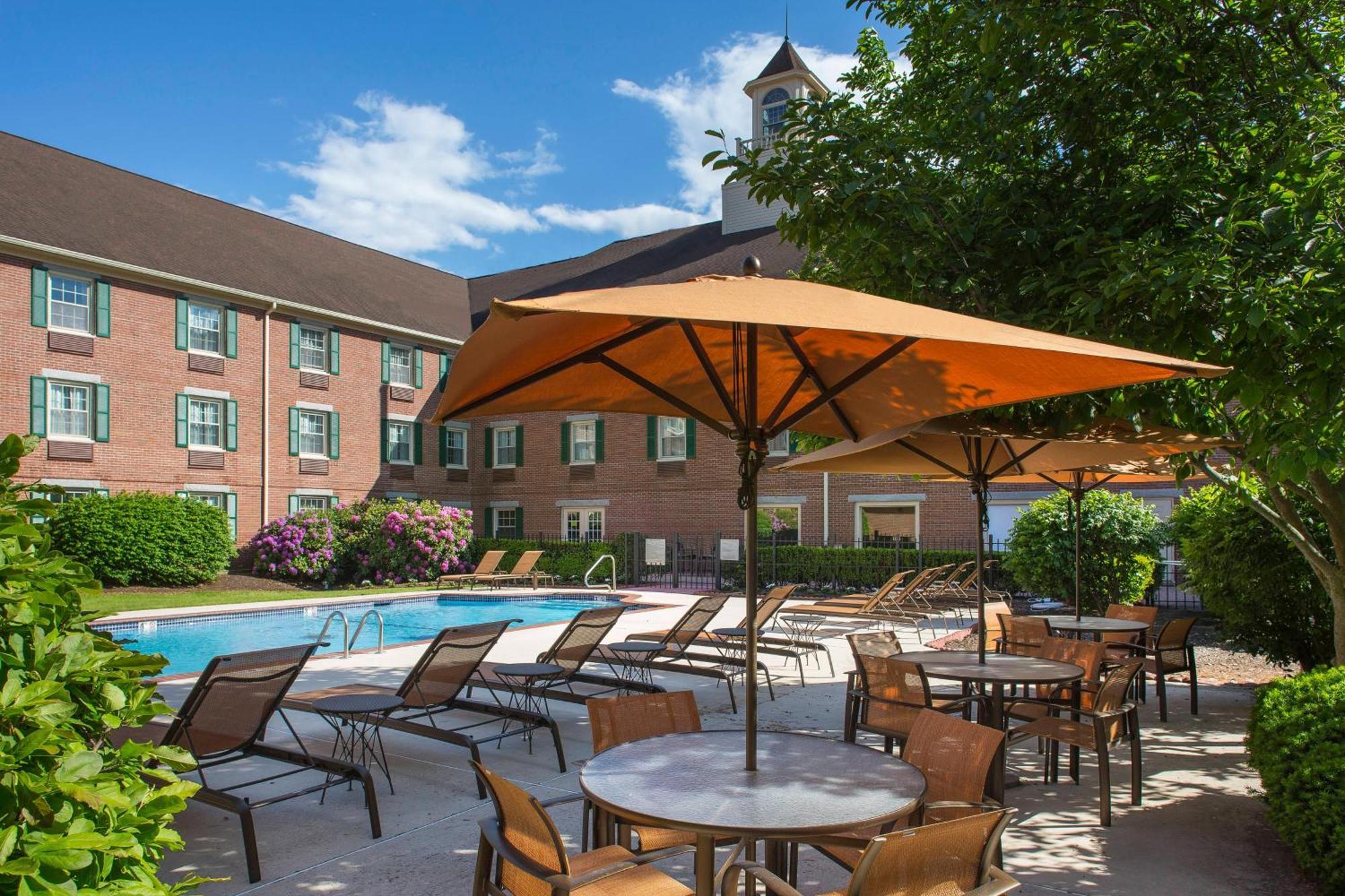 4 Budget Hotels Near Tsongas Industrial History Ctr Worth Booking