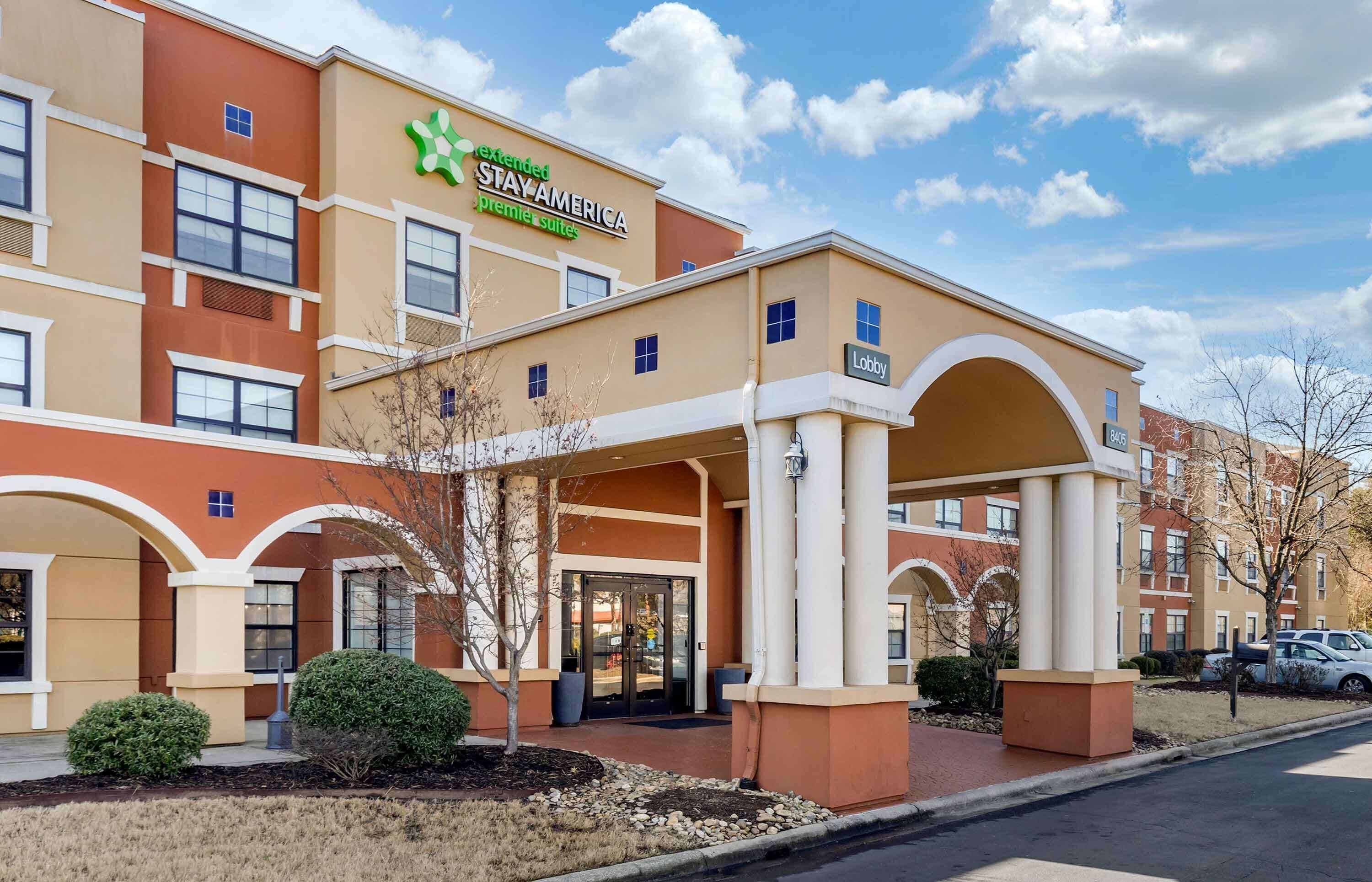 Where to Stay Near Carolina Place Mall: 4 Top 3-Star Hotels