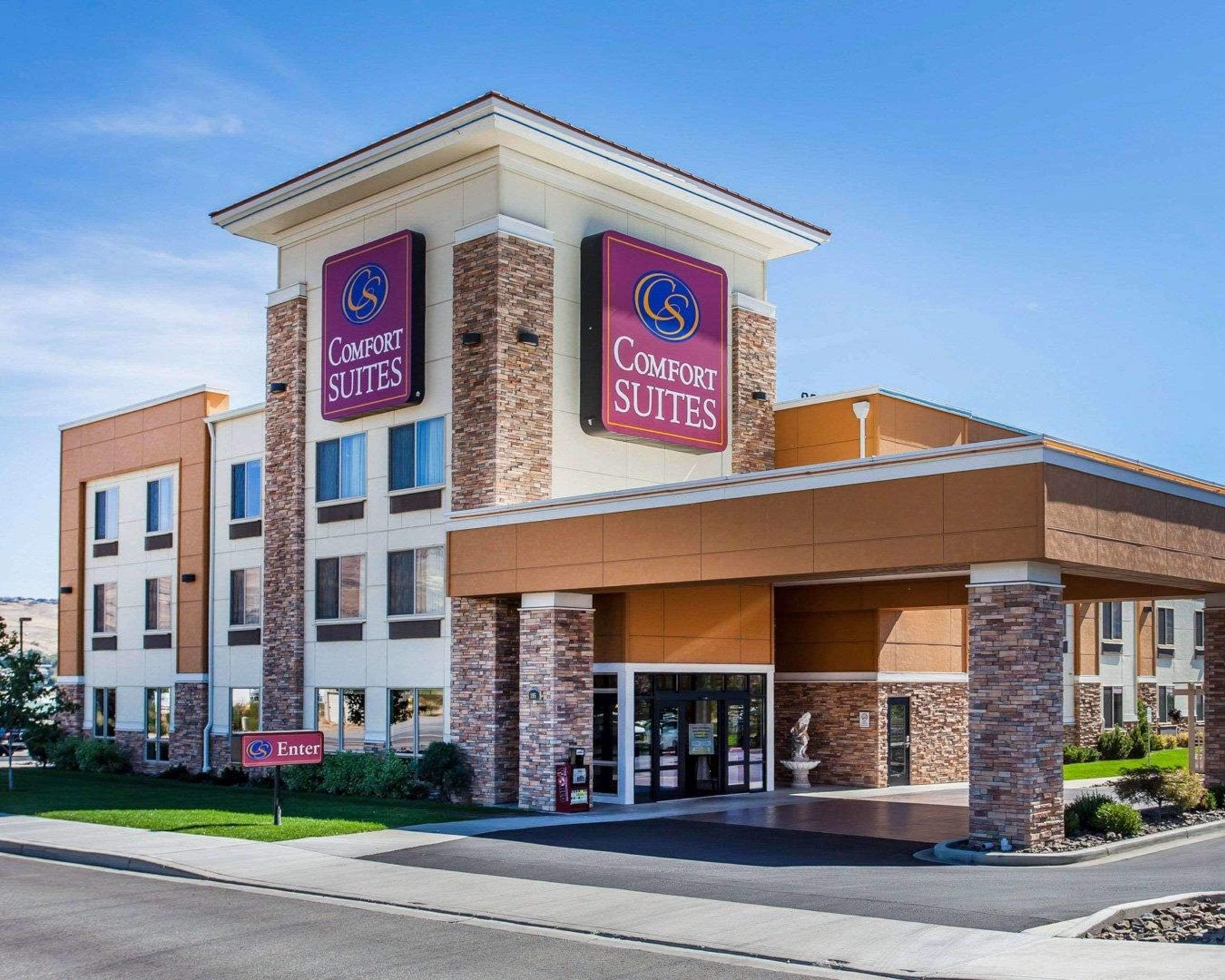 6 Solid 3-Star Stays Close to Chelan Street Workshop